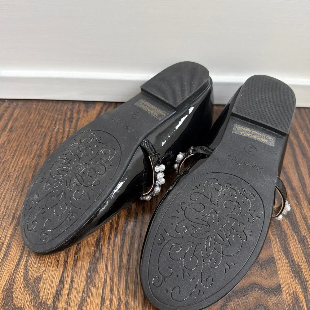 Dream Pairs Black Patent Mary Jane Flats with Pearl and Rhinestone Strap